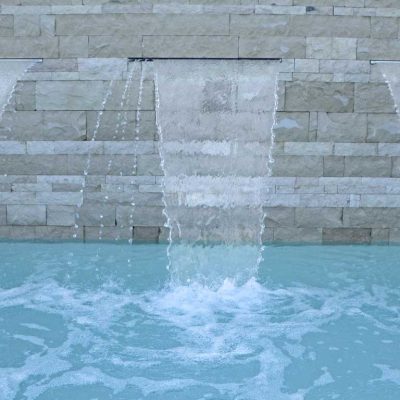 fontane installate in parete in piscina