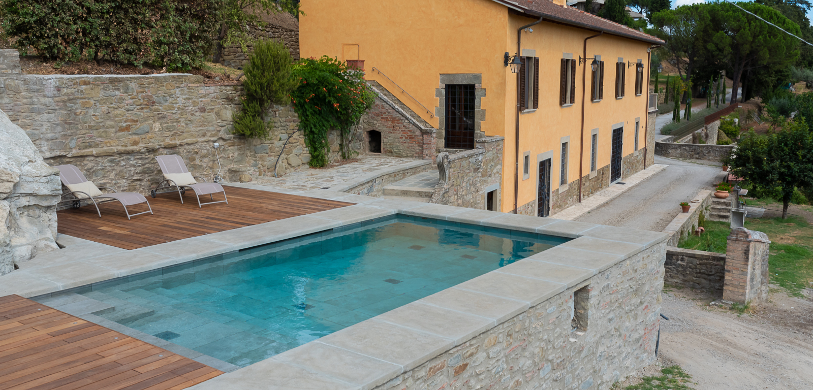 Realizzazione di una piscina in una location da sogno Piscine